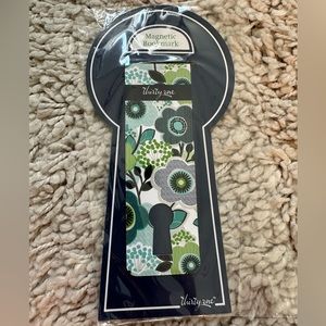 Thirty-One magnetic bookmark